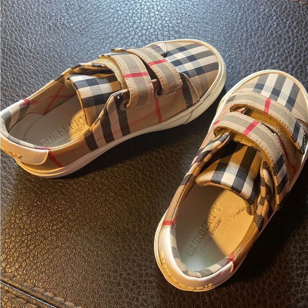 Burberry shoes